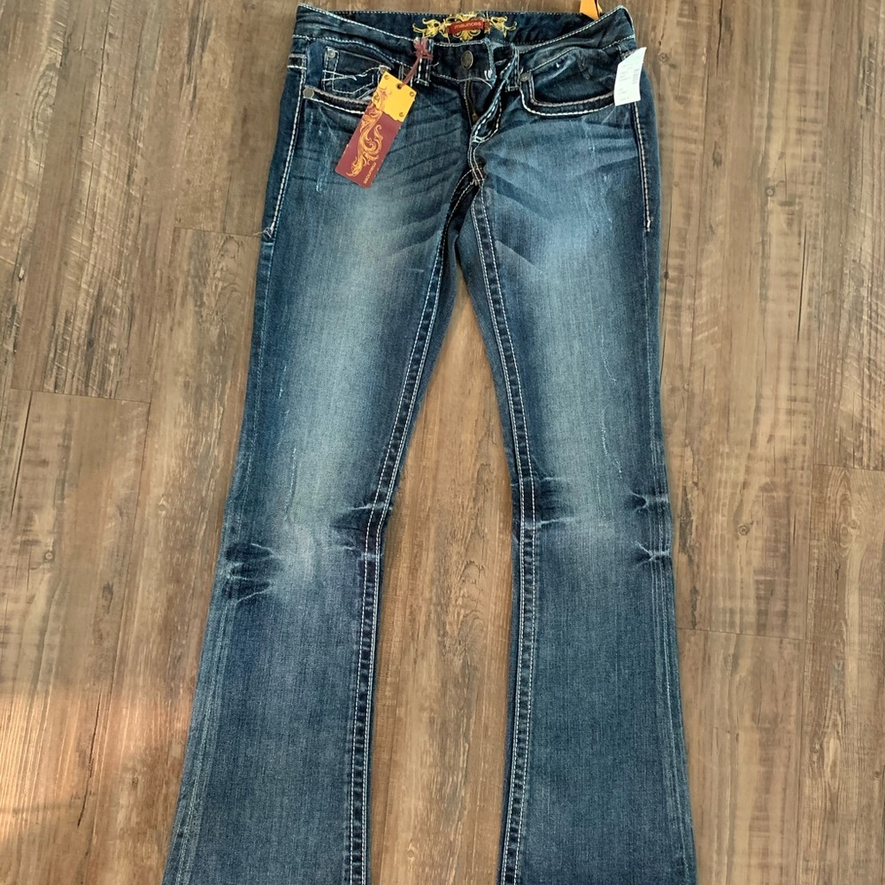 BRAND NEW JEANS!